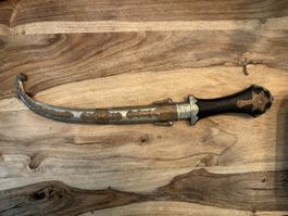 Antiker Krummdolch mit Scheide, dekoratives Sammlerstück