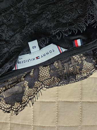 Tommy Hilfiger – Top Lingerie mit Spitze – Schwarz – Gr. 40