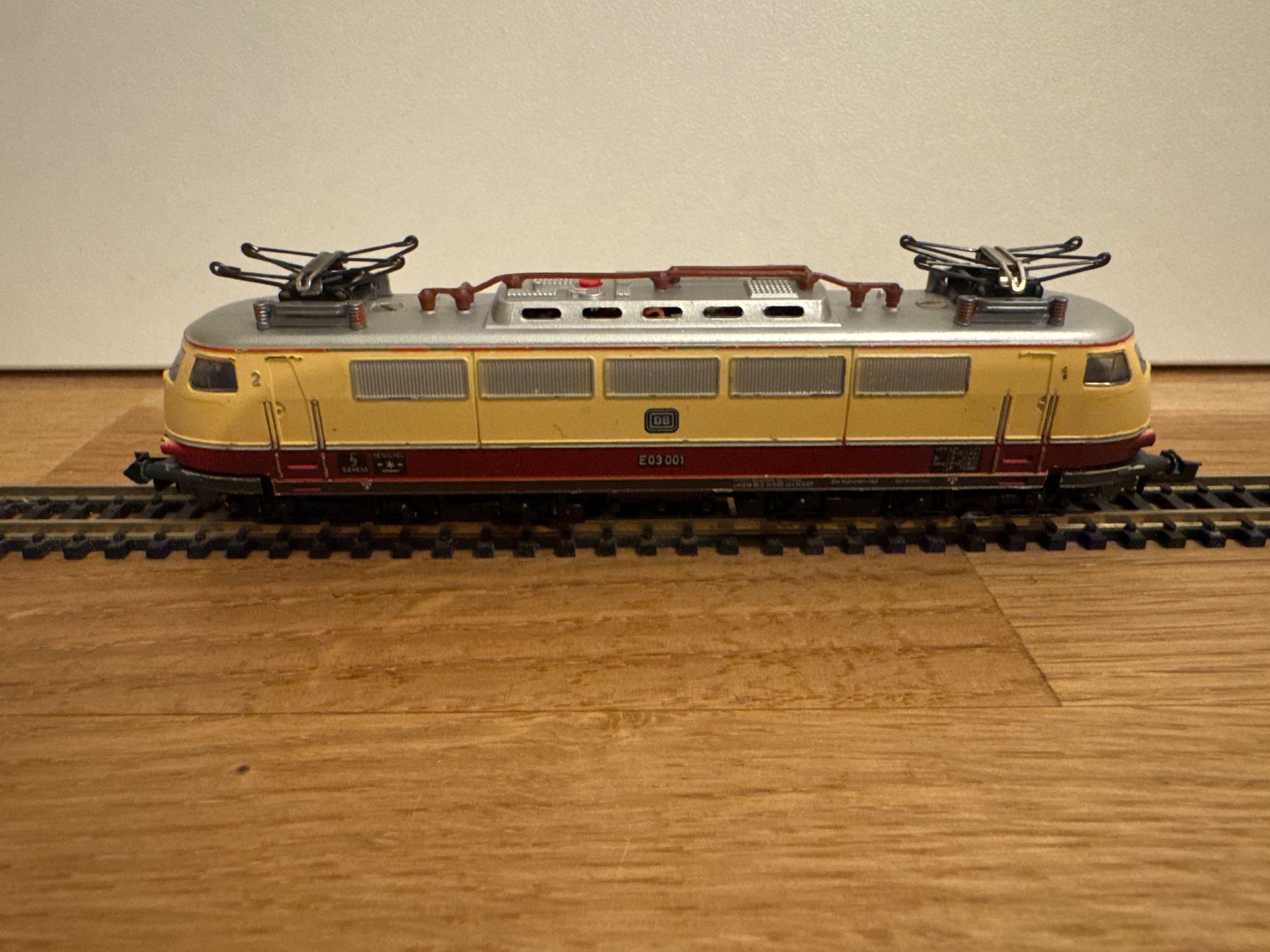 Trix Modelleisenbahnen: Minitrix 2945 DB E-Lok E03 001 – Gebraucht aus Schlierbach von Look8