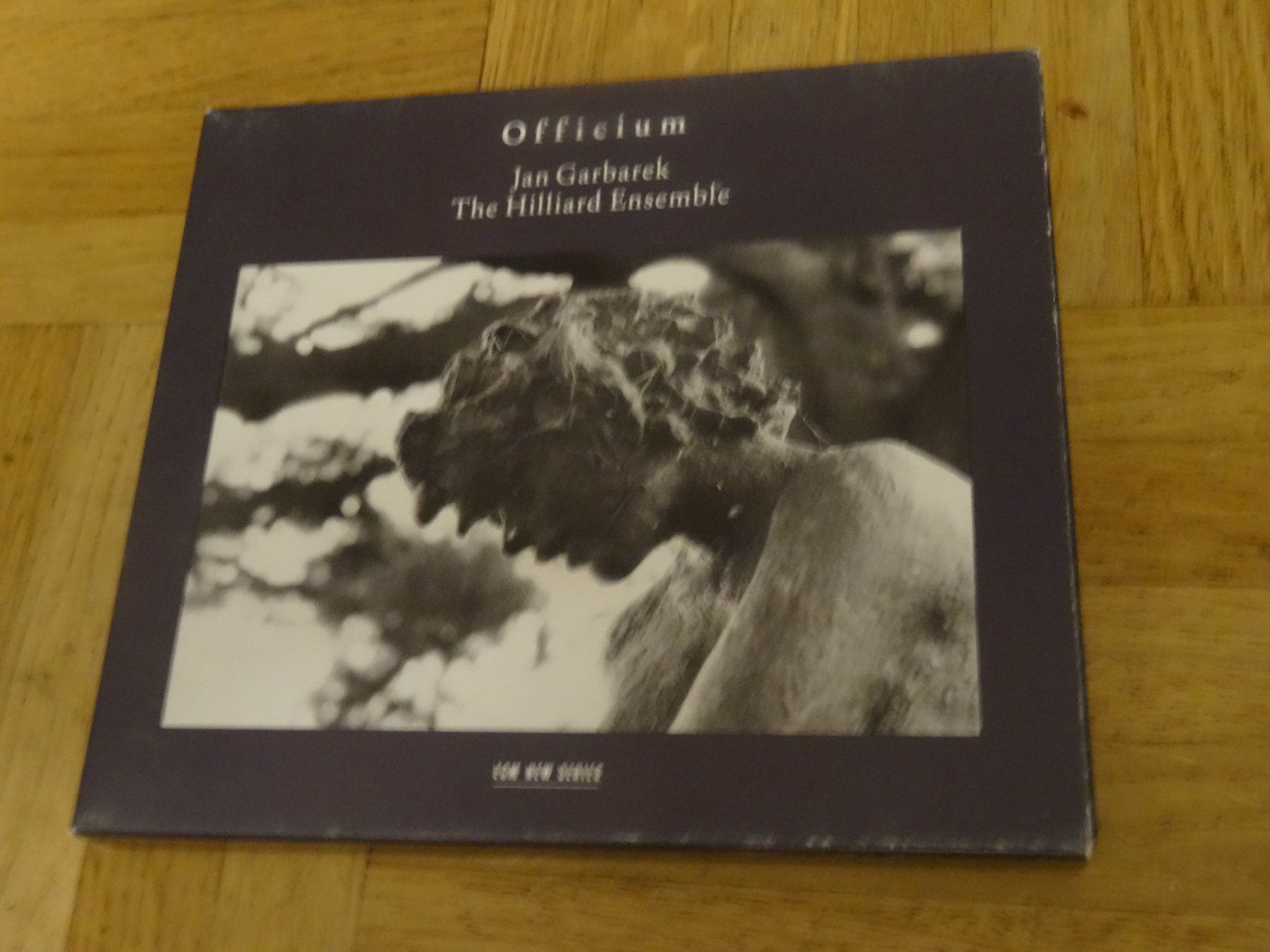 CD: Jan Garbarek / The Hilliard Ensemble - Officium CD – Usato da Olten venduto da Disc-Ausverkauf
