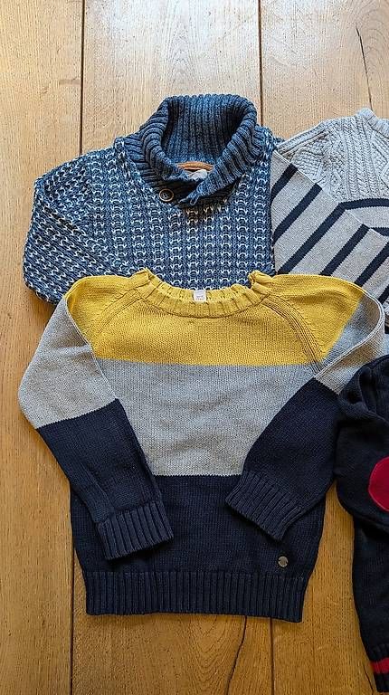 Maglioni & Felpe: Fünf Pullover, Gr. 104 – Usato da Zürich venduto da FFinZH 1