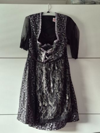 Dirndl Grösse 52