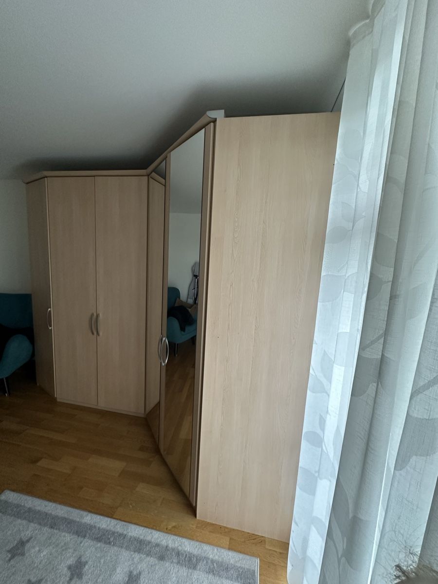 Schränke: Eckkleiderschrank – Gebraucht aus Altendorf von ami_9f7p 1