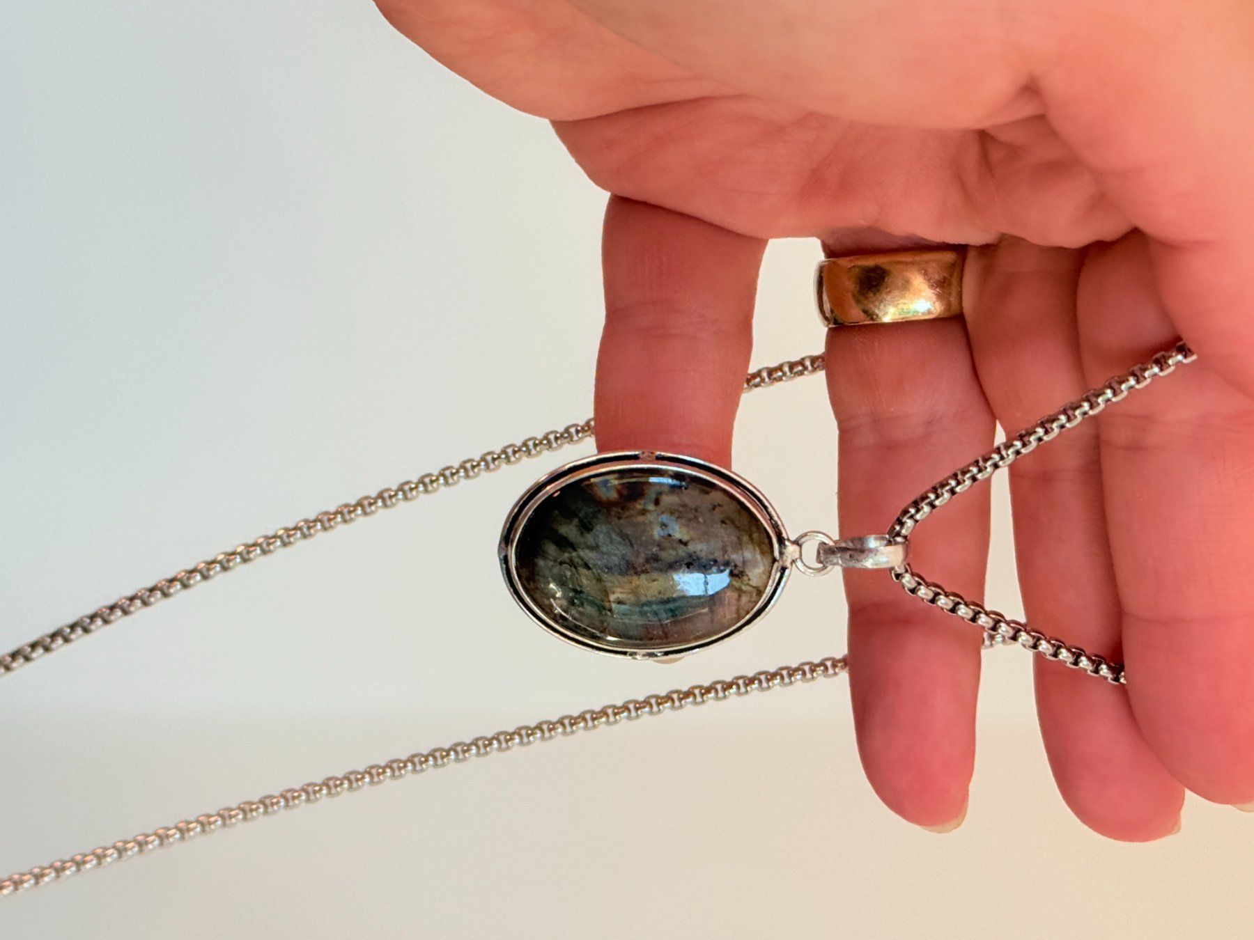 Ketten: Collier avec Labradorite – Neu und originalverpackt aus Genève von AWWA 1