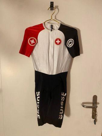 ASSOS Suisse Einteiler / Zeitfahranzug – Grösse S – NEU