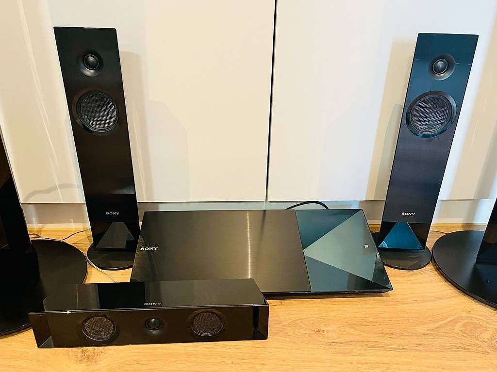 Sony Home Cinema: Sony BDV-N8100W Blu-ray Disc/DVD Heimkinosystem – Usato da Zürich venduto da molossus 1