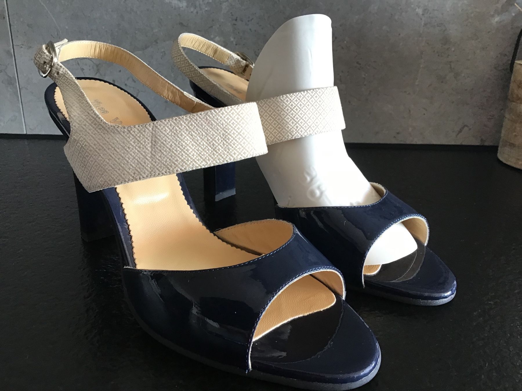 Scarpe da donna: Sandales en cuir – Usato da Neuchâtel venduto da sta_7qfy