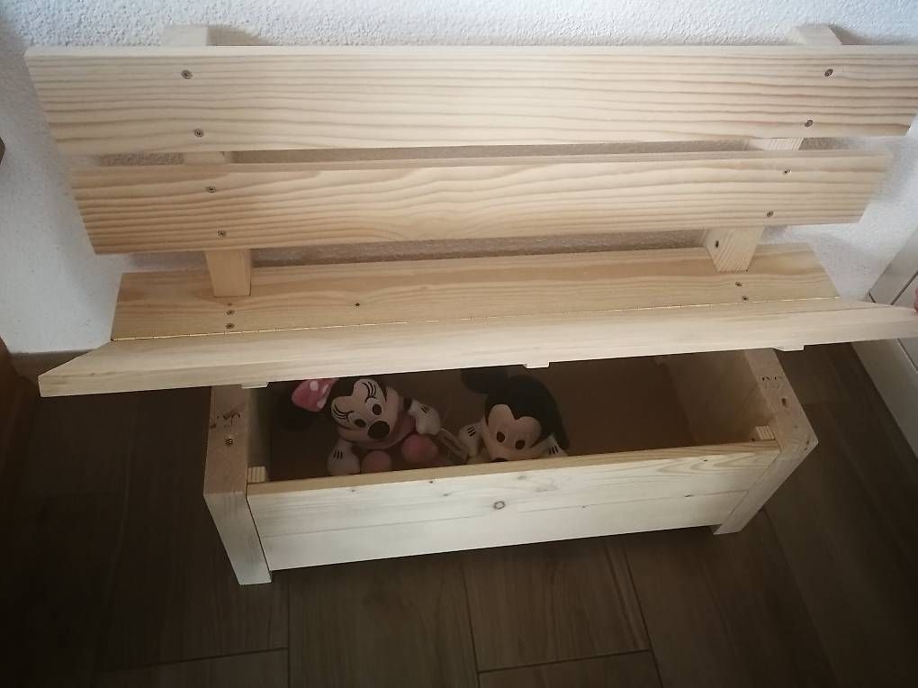 Panchine: Kindersitzbank mit Truhe / als Geburtsgeschenk – Usato da Neudorf venduto da schmidi44 2