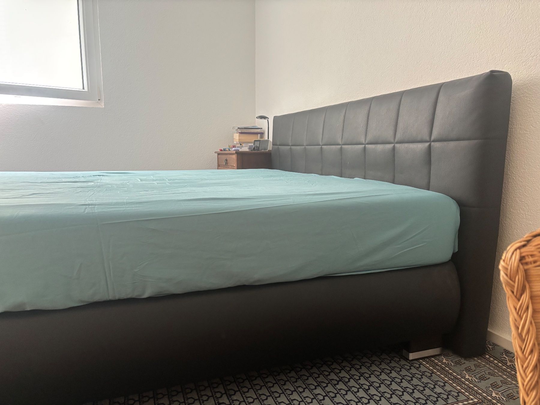 Betten: Boxspringbett mit Kopfteil schwarz Grösse 180x200cm – Gebraucht aus Wallisellen von ema_5b5d 3