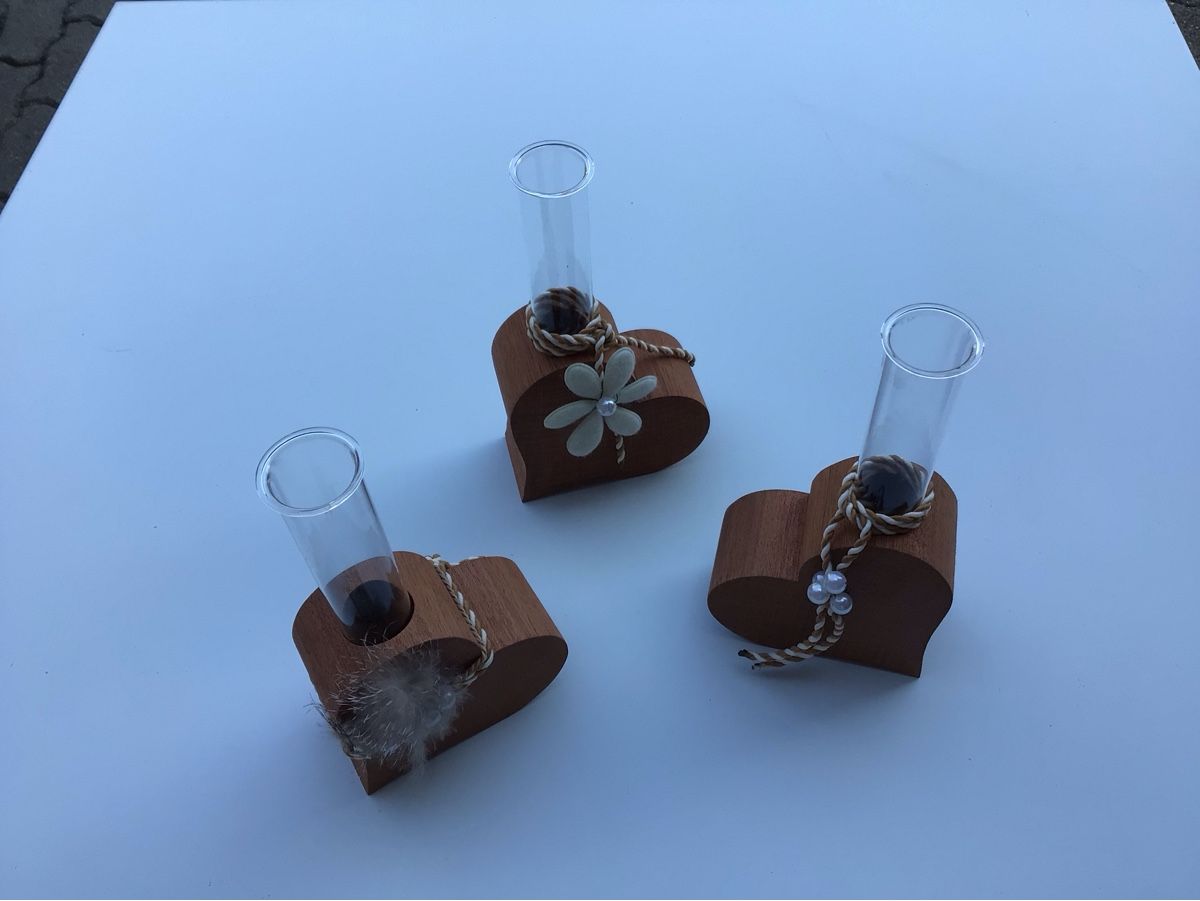 Tutte le decorazioni: Holzherze mit Reagenzglas – Nuovo (secondo la descrizione) da Benken SG venduto da Hagli76 1