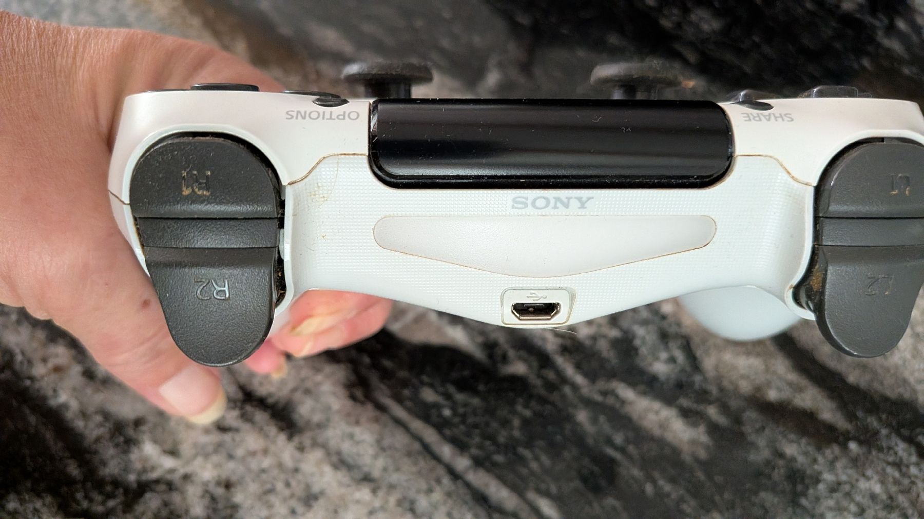 Sony Console: PS4 Controller  – Usato da Wattenwil venduto da karinschaw 2