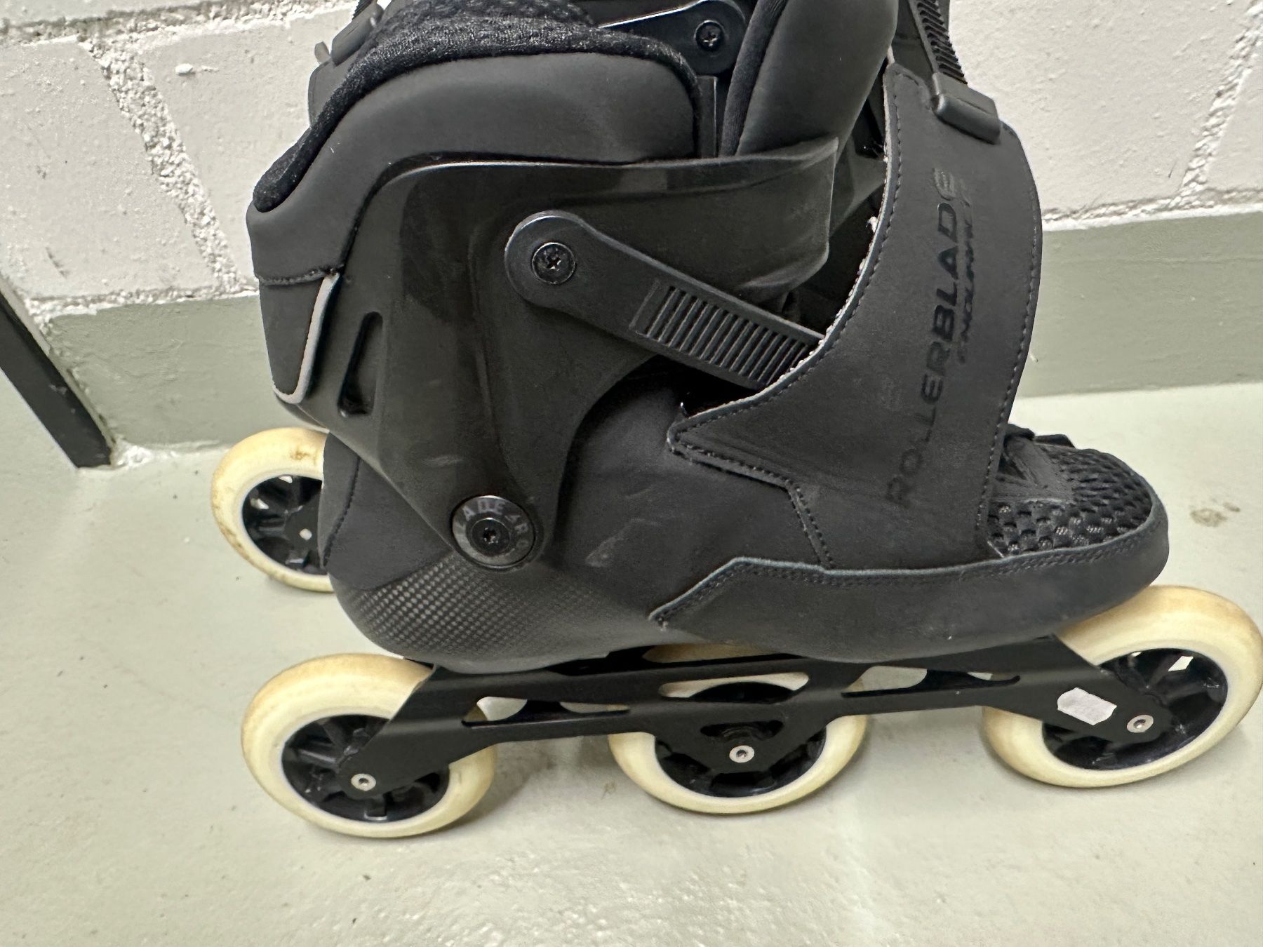 Patins à roul. & inline: Inline Skates Endurance Elite 110 / 44.5 – D'occasion à Wetzikon ZH par Dariopellanda1992 3