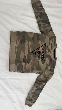 Guess Pullover Tarnmuster Grösse 6X-7 guter Zustand