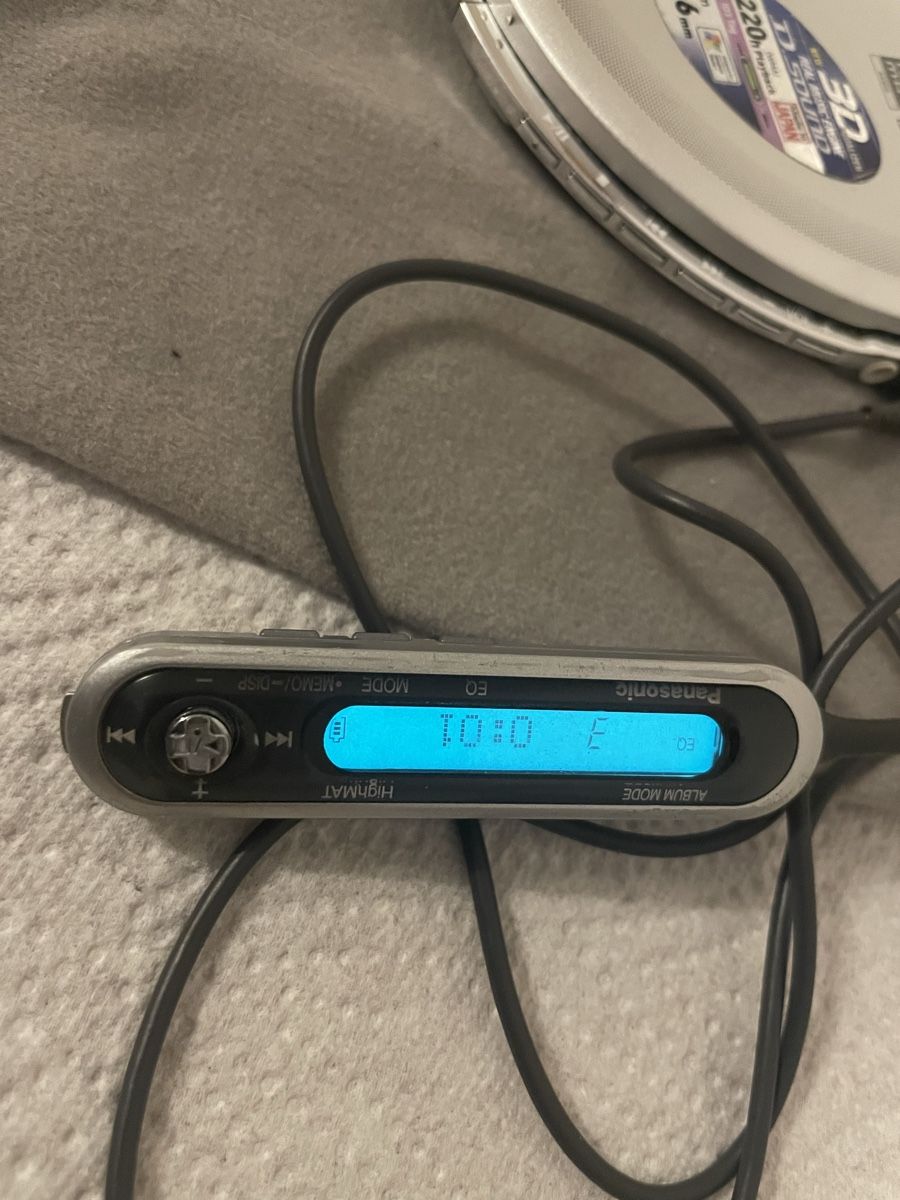 Panasonic Lettore multimediale portatile: Panasonic SLCT820 persönlicher CD-Player – Usato da Zürich venduto da beli_30 3