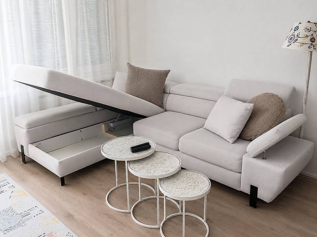 Sofas: Ecksofa  Weiss/Beige  mit Schlaffunktion, Bettkasten – Gebraucht aus Gams von nat_sjt8 1