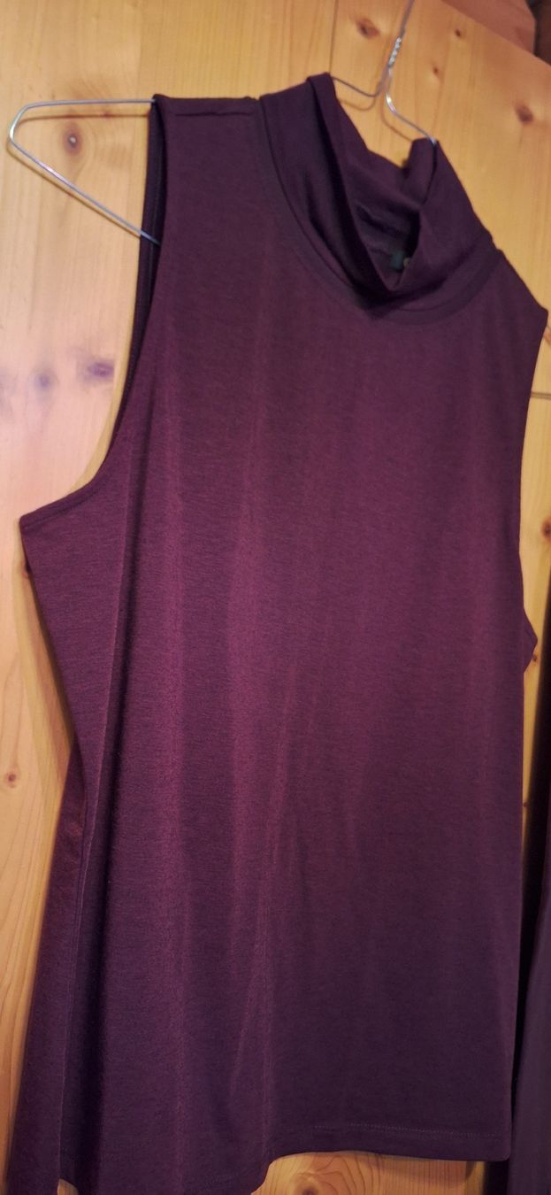 Kleiderpakete: Yoga Set Hose Athleta und 2 Tops  – Gebraucht aus Männedorf von Livingston 3