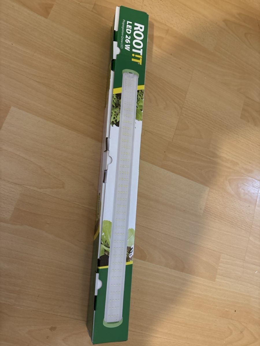 Lampen: ROOTIT LED 26 W Pflanzenlicht neu – Gebraucht aus st.gallen von Garagen_Verkauf