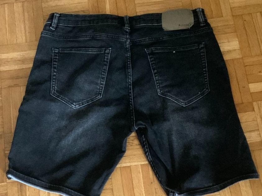 Pull&Bear Jeans: PULL&BEARJeans Shorts Gr.EUR 44. (7) – Usato da Wallisellen venduto da ASZT 1