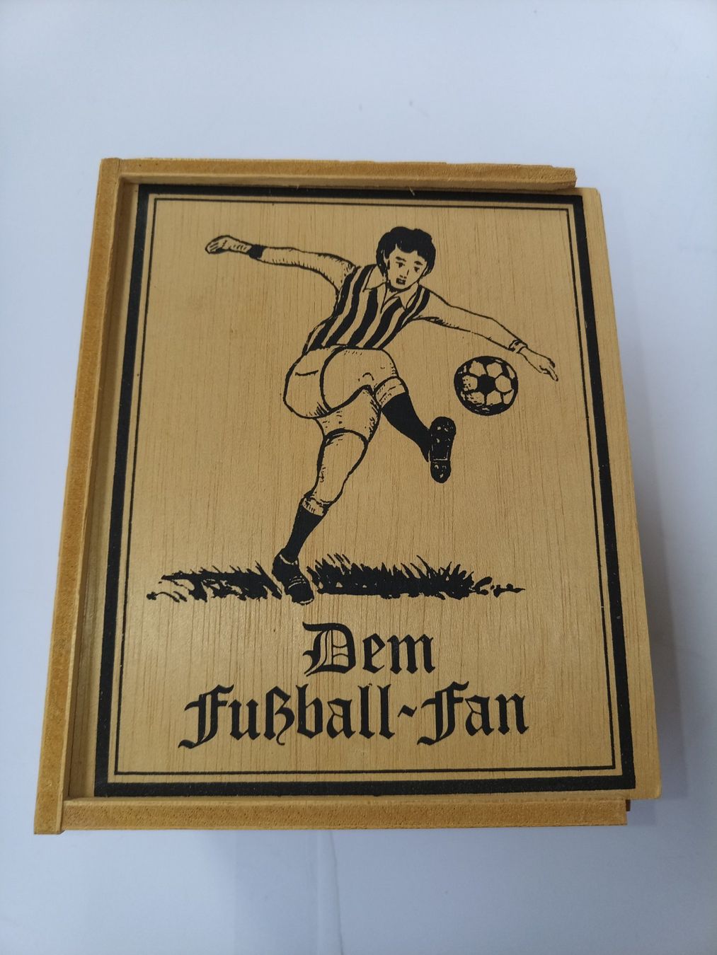 Giocattoli: Holzschatulle "Dem Fussball-Fan" – Usato da Wängi venduto da Ladys_First