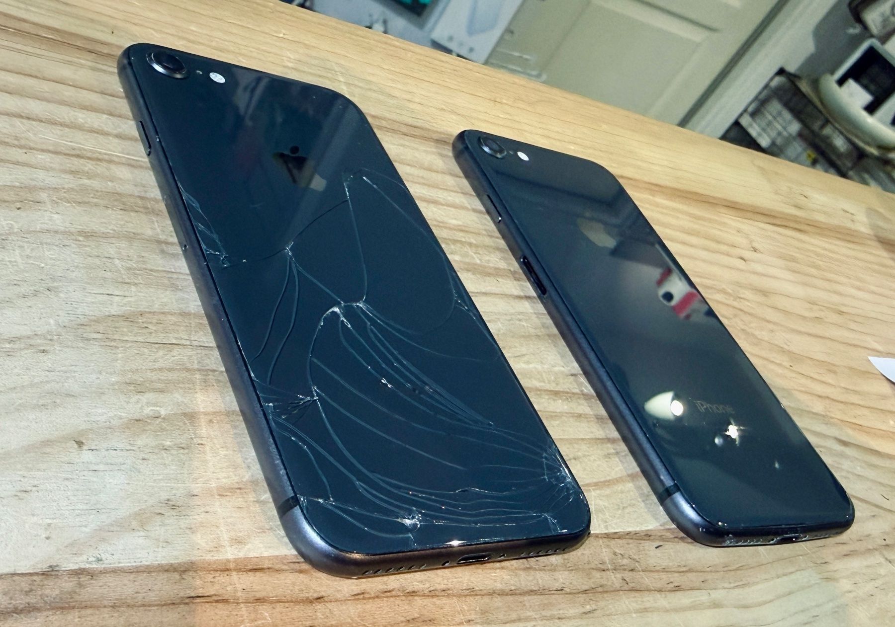 Apple Telefoni cellulari / Smartphones: 2 Chassis iPhone 8 avec composants – Usato da Morges venduto da DA-repa 4