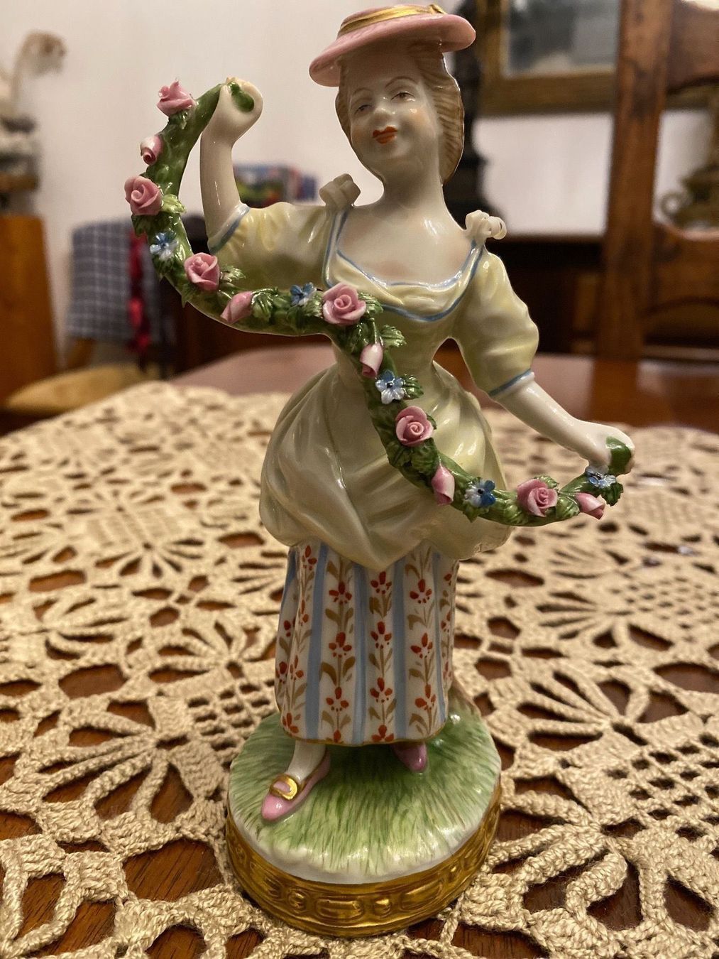 Statuette: Porzellan Figur Signier – Usato da Mehlsecken venduto da Reymau
