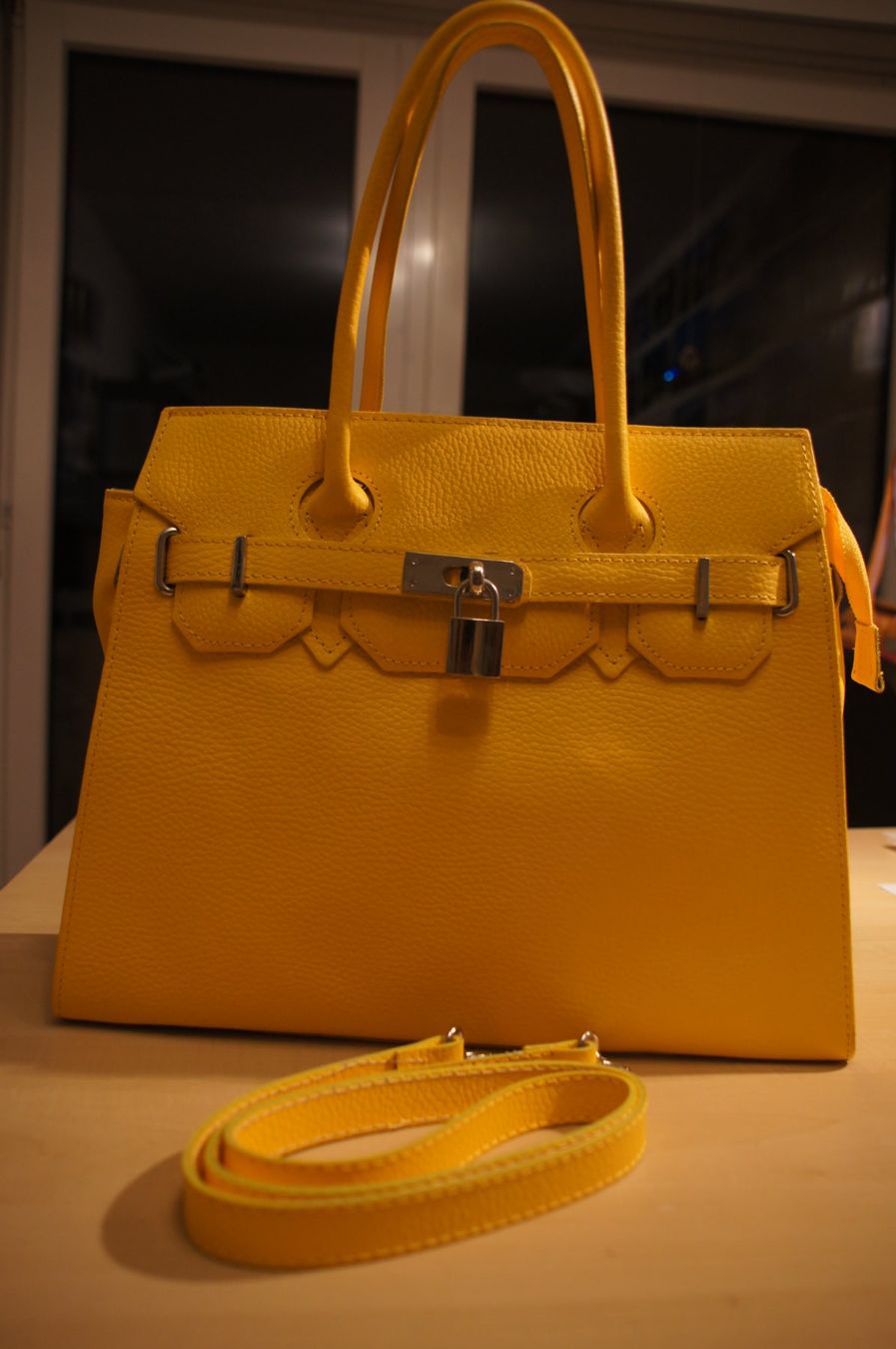 Borse da donna: Handtasche NEU – Nuovo (secondo la descrizione) da Männedorf venduto da Mis_nl7l 1
