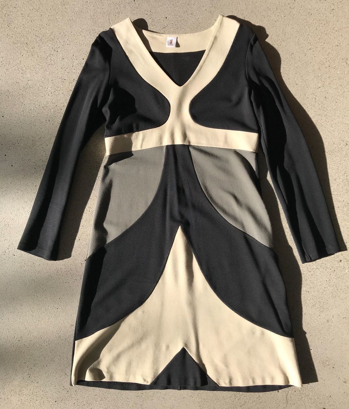 Vestiti: Kleid, Viscose, Gr. 38, grafische Muster – Usato da Richterswil venduto da Solemare47Nicole 1