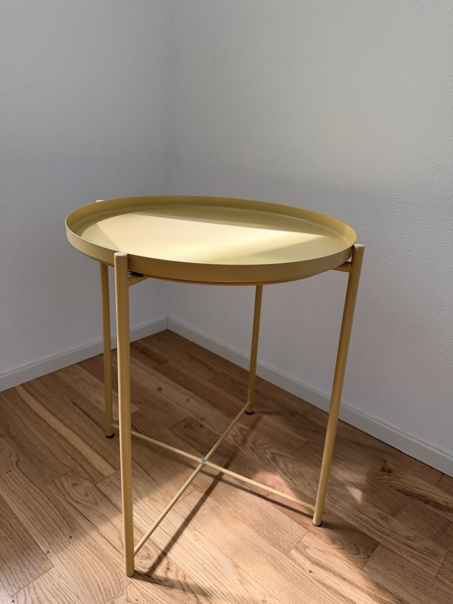 Tables: Side Table IKEA – D'occasion à Zürich par mar_h7x7