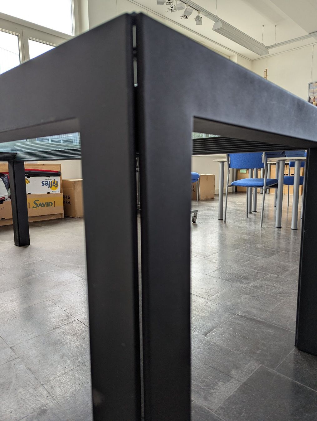 Tavoli: Designer Tisch, Glas mit schwarzem Gestell – Usato da Gebenstorf venduto da Mar-imH25 5