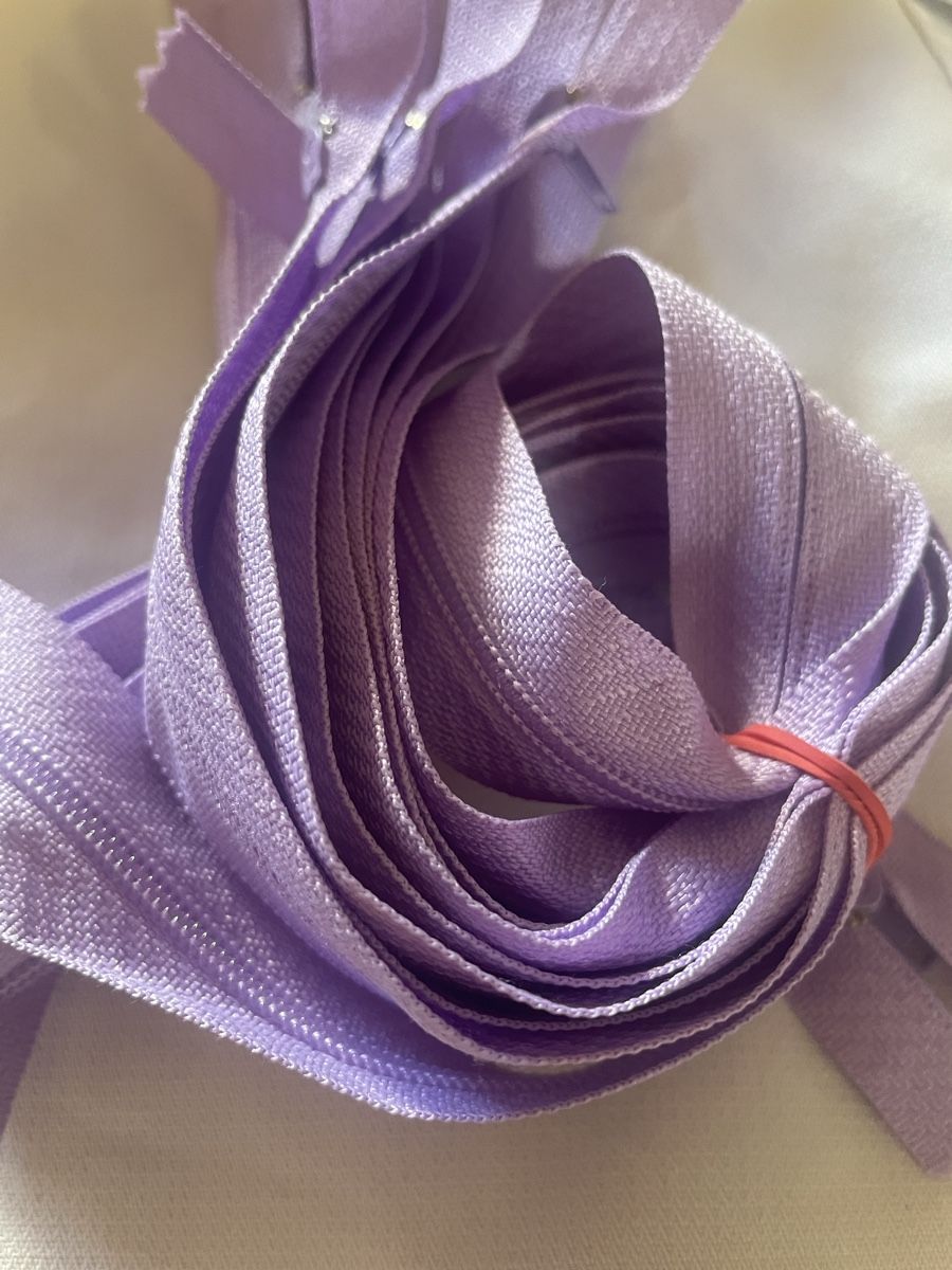 Stoffe: Lot de 10 fermetures éclair mauves  30cm neuves – Neu (gemäss Beschreibung) aus Yverdon-les-Bains von sogo02