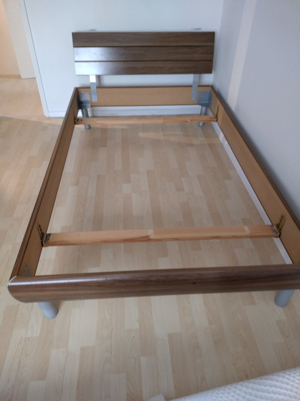 Betten: BETTGESTELL 120 x 200 cm – Gebraucht aus Oberwil BL von Fgquerschleeger