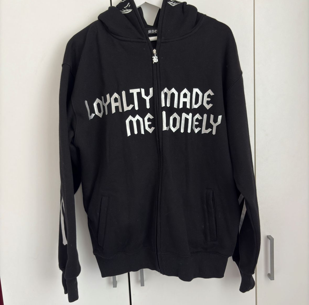 Giacche: Veste noire – Nuovo (secondo la descrizione) da Moudon venduto da TigerrrEye