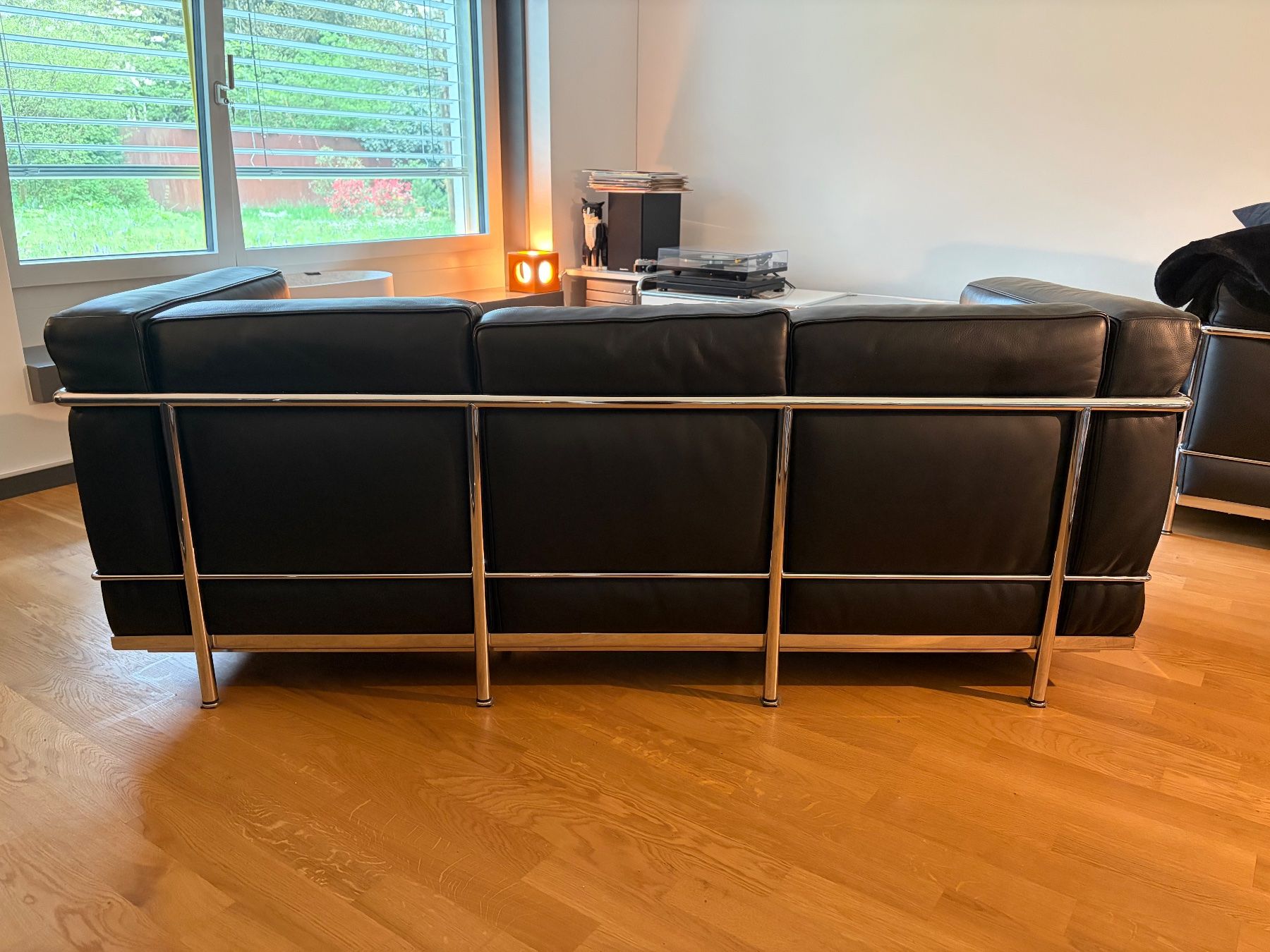 Cassina Sofas: Cassina LC2 Leder Sofa, 3-Sitzer, Schwarz – Gebraucht aus Zürich von weser 3