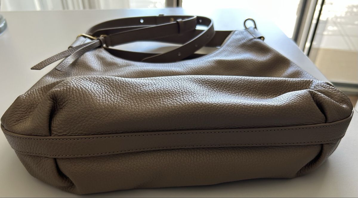 Coccinelle Sacs femmes: Tasche – Neuf (Voir description) à Hünenberg See par Fichten
