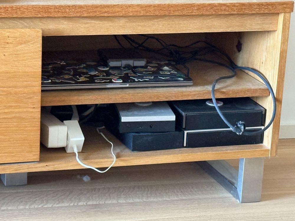 TV-Möbel, Stahl und holz massiv, keilgezinkt - MiCasa 4