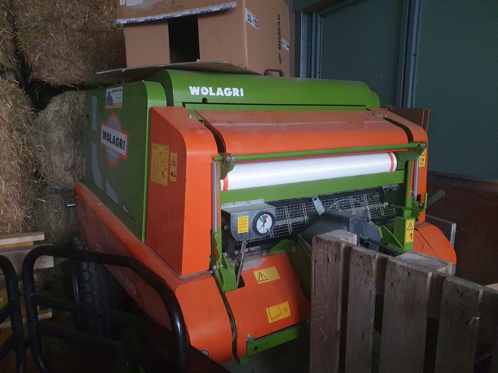 Rundabllenpresse Wolagri mit Rundballenwickler (Gebraucht) in Zermatt ...