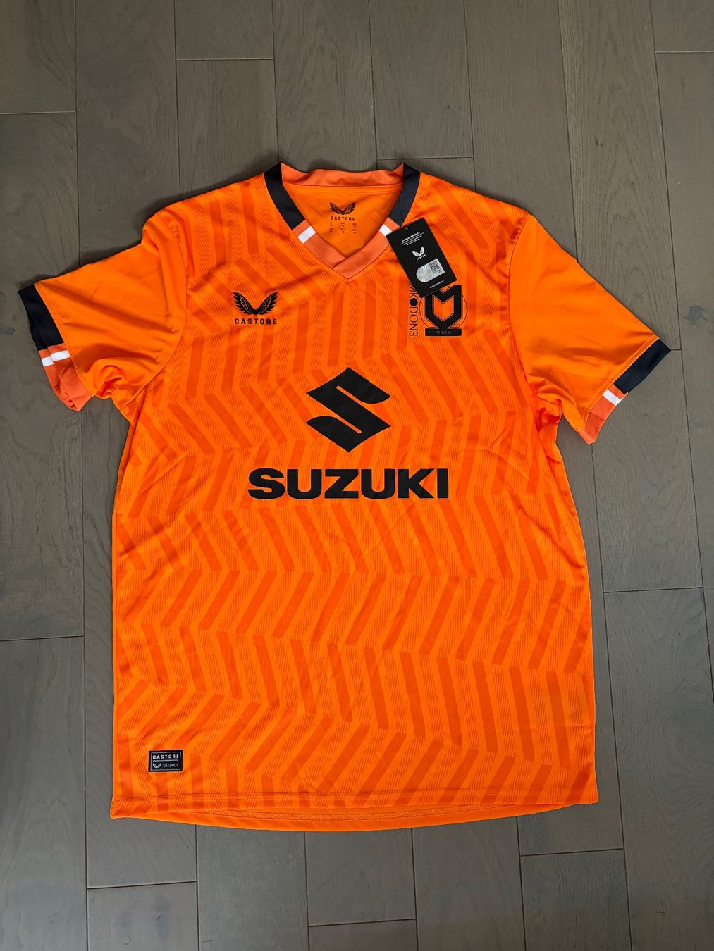 Maillots de corps & Pantalons: MK Dons Trikot Gr. XL – Neuf (Voir description) à Muttenz par bargain_hunter