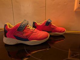 Hallenturnschuhe gr 28 Kangaroos zu verkaufen