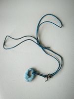 Chrysocoll Schmuckanhänger mit vintage Lederband