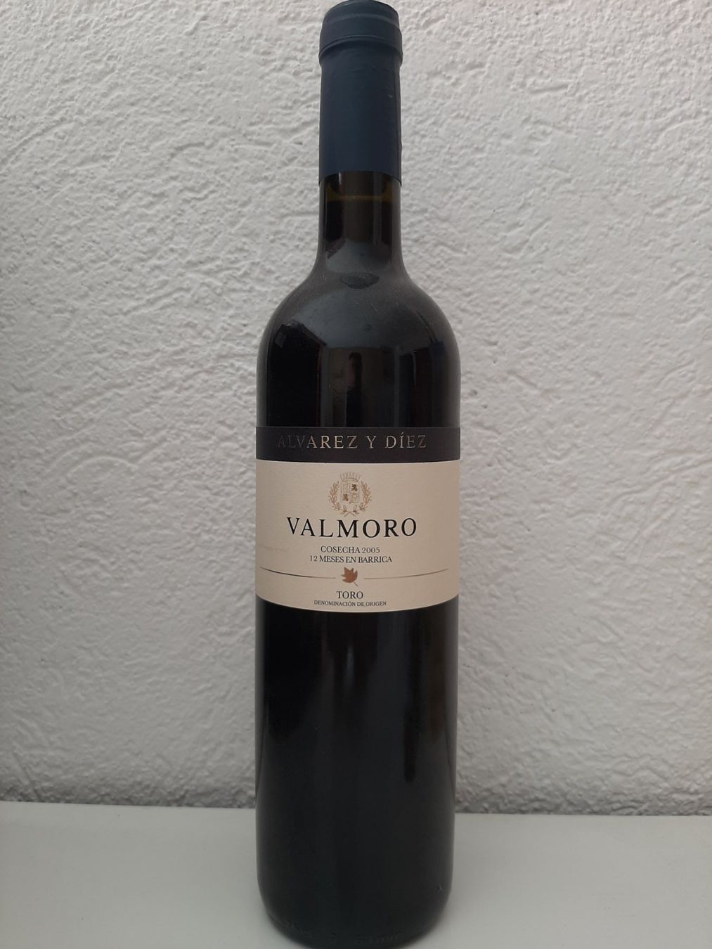 Vino: Alvarez y Díez Valmoro 2005 – Nuovo e nell'imballaggio originale da kloten venduto da Docsgirl