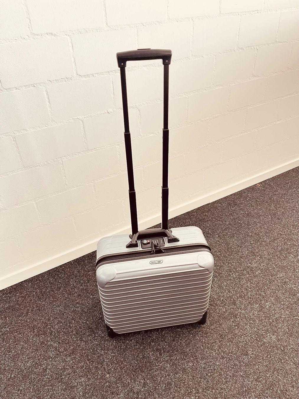 Rimowa Valigie: RIMOWA Cabin-/Business-/Compact-Koffer – Usato da Pfäffikon ZH venduto da thefifthminority