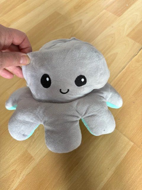 Giocattoli: Kuscheltier Oktopus, wendbar, – Usato da Zürich venduto da einalemjena