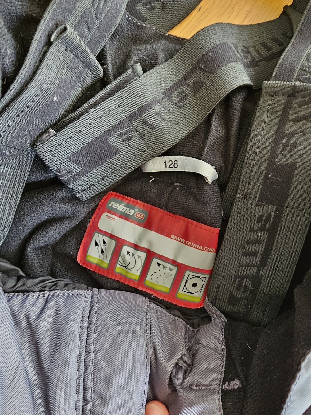 Reima Hosen: Reima Skihose 128 – Gebraucht aus Landquart von scharlachroti 2
