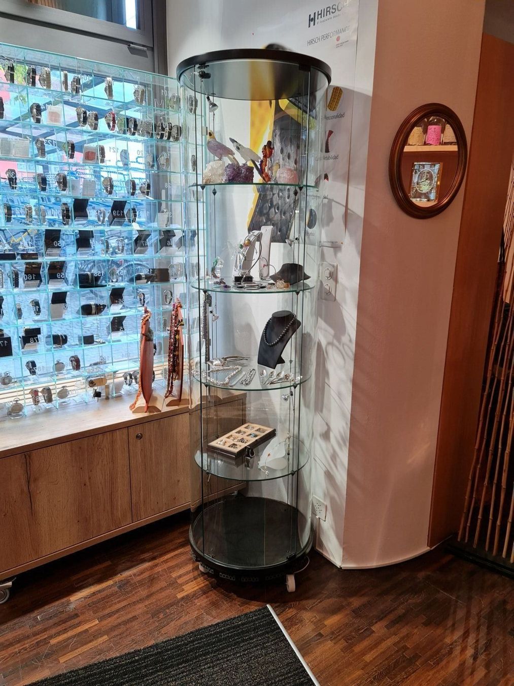 Vetrine: Rundvitrine – Usato da Thalwil venduto da Designer50 2