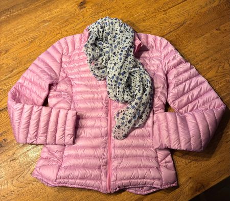 leichte Daunenjacke, Grösse XS, passt auch Grösse 152
