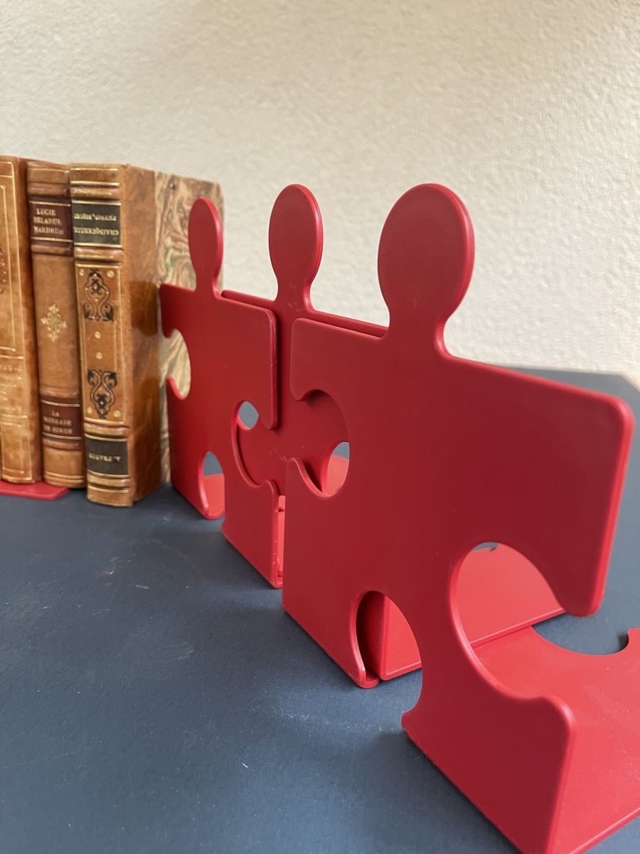 Altro in Decorazioni & Accessori: 4 Buchstützen rot Puzzle Design – Usato da Bonstetten venduto da usgsuechts_vintage 1