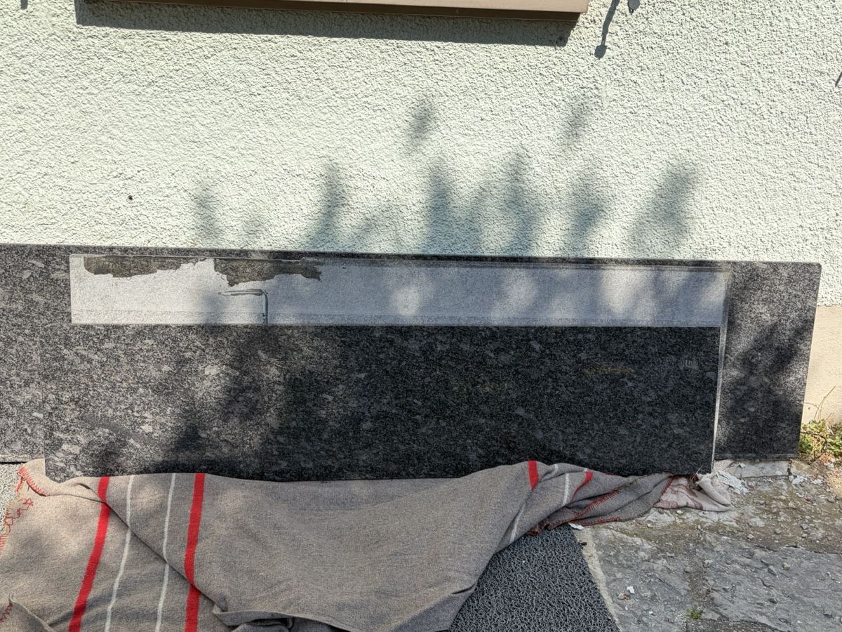 Steine & Dachziegeln: Granitplatten Naturstein dunkel gemustert gebraucht – Gebraucht aus Magden von stolzfamily