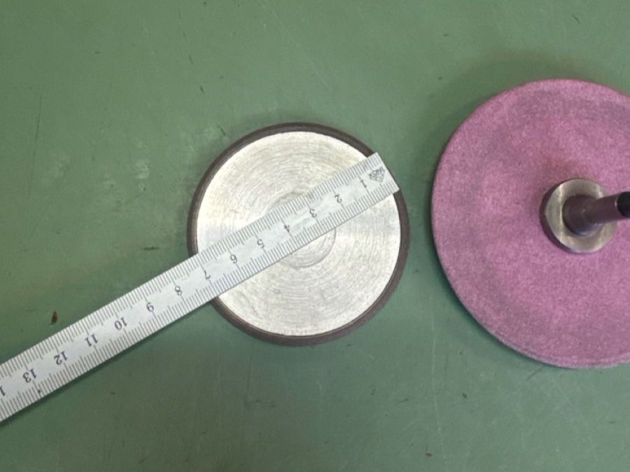 Tutti gli attrezzi: Meule à affûter les outils – Usato da Aarberg venduto da SNMachines 3
