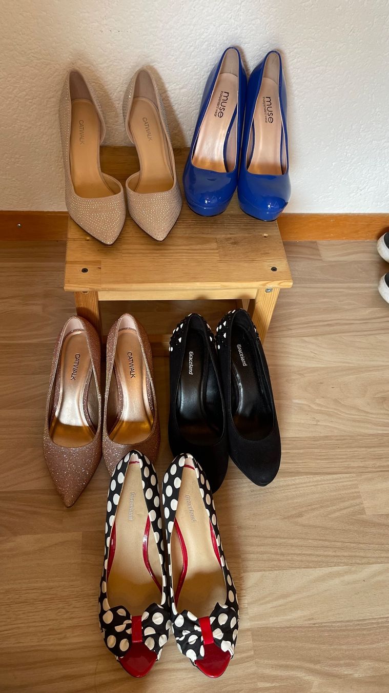 Damenschuhe: High Heels Damenschuhe gr38-gr39 – Gebraucht aus Niederrohrdorf von Aldi01