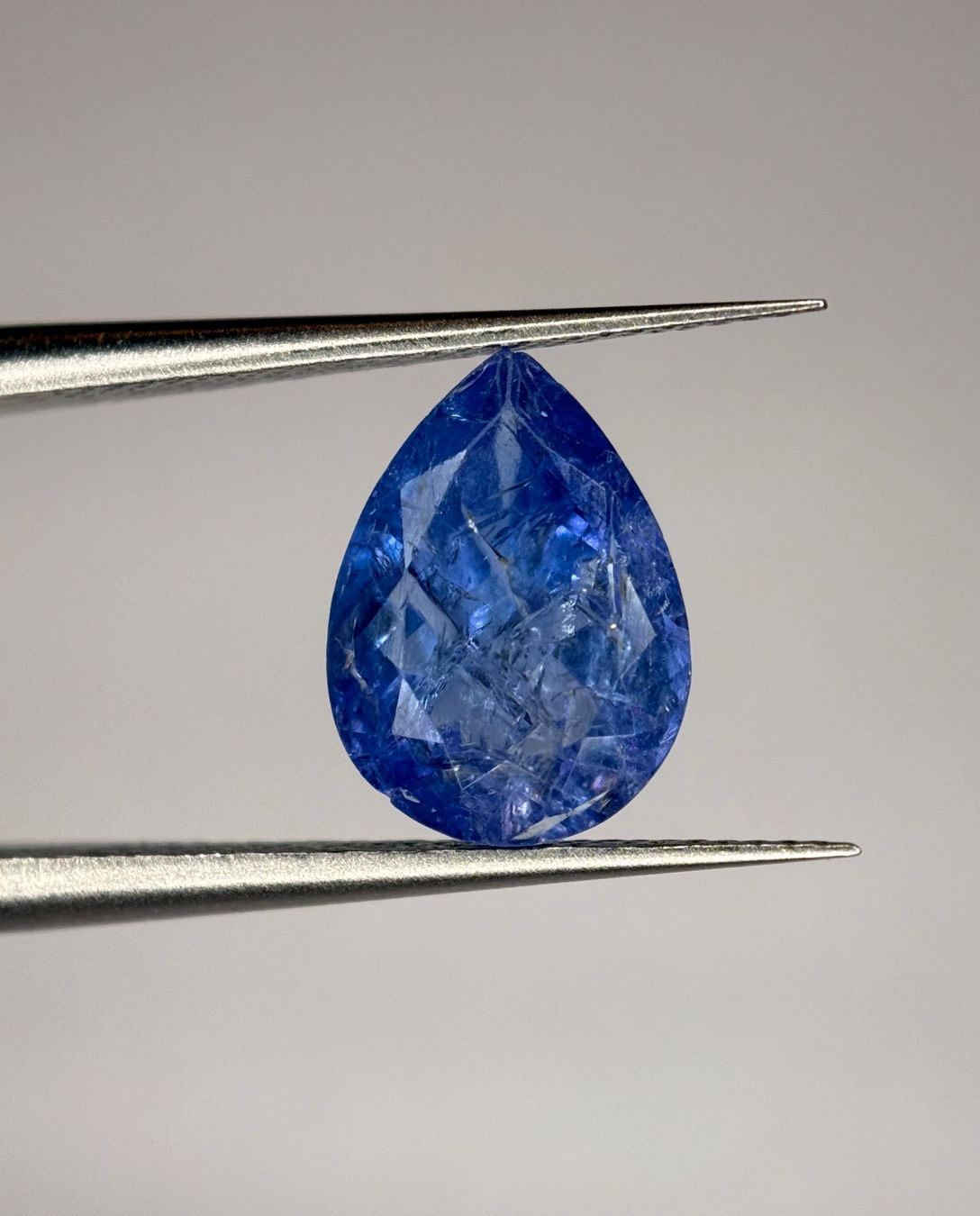 Pierres précieuses: Ab 1 Fr. - 2.37 ct natürlicher Tansanit – Neuf (Voir description) à Mauren par LieGems 2